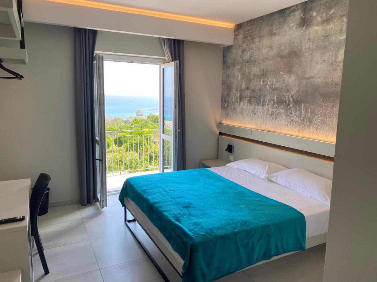 Aether Suites Tropea - Free Private Parking מראה חיצוני תמונה