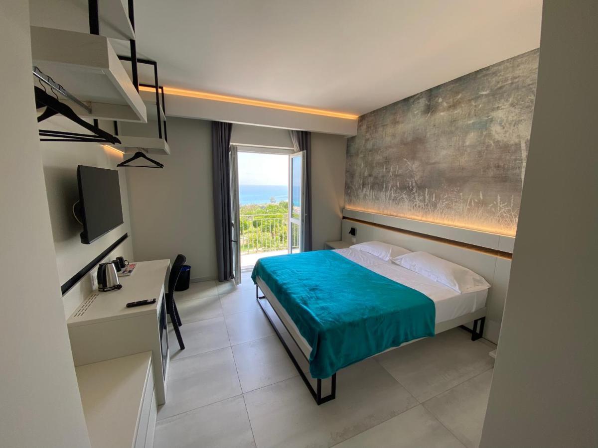 Aether Suites Tropea - Free Private Parking מראה חיצוני תמונה